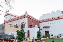 Chaubeyji's Heritage Hotel