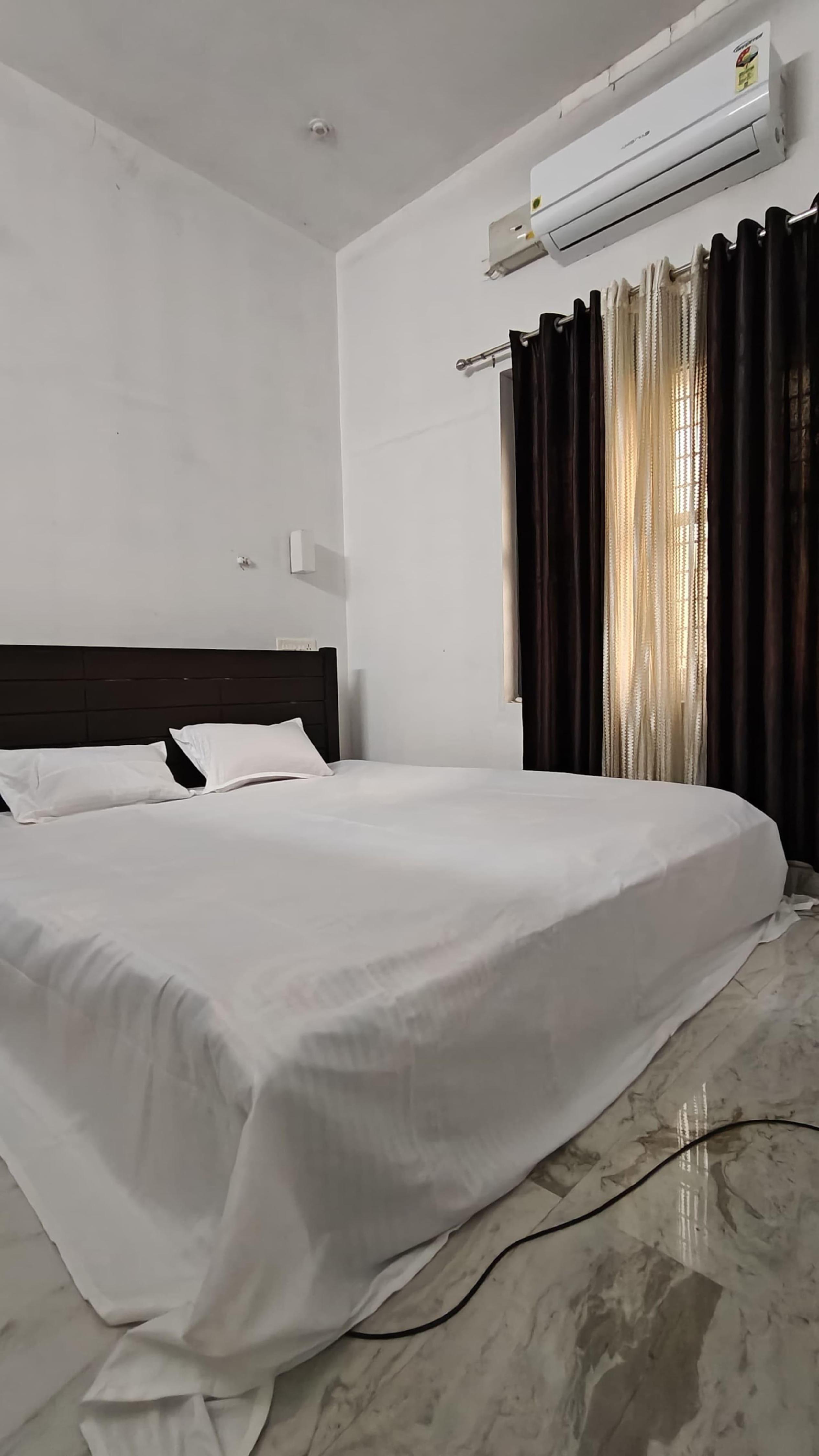 Mannadiyil Heritage Home Stay - Tap to explore photos