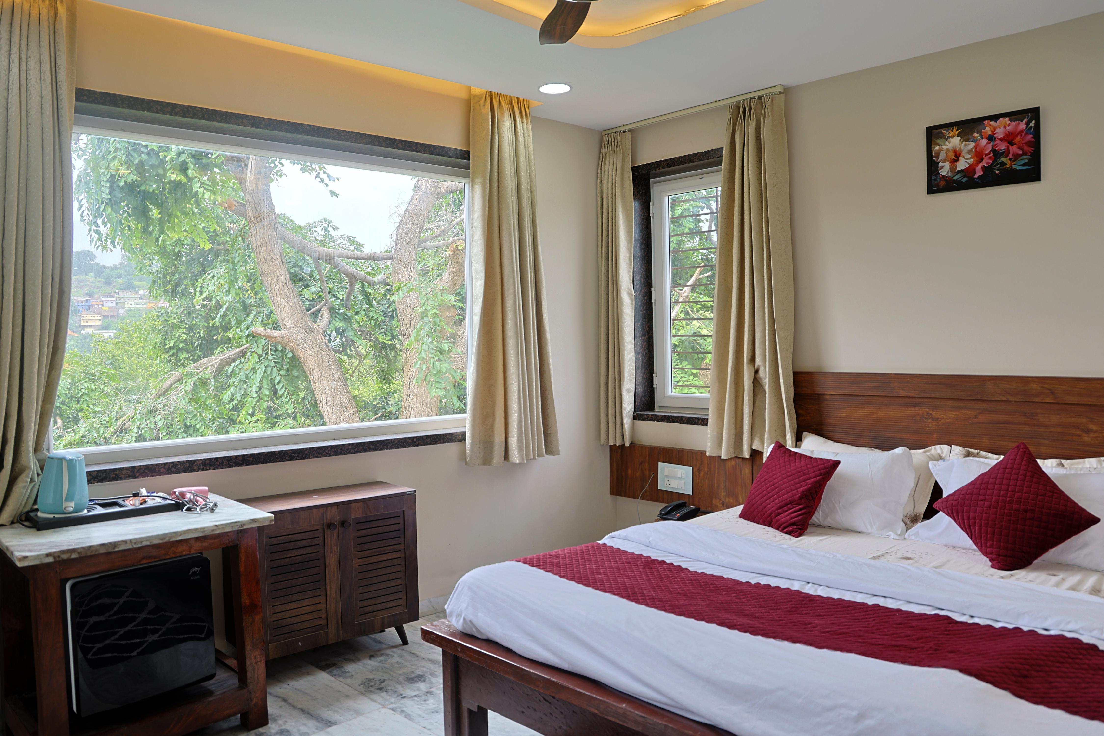 HOTEL OMKARA VIEW PALACE - Tap to explore photos