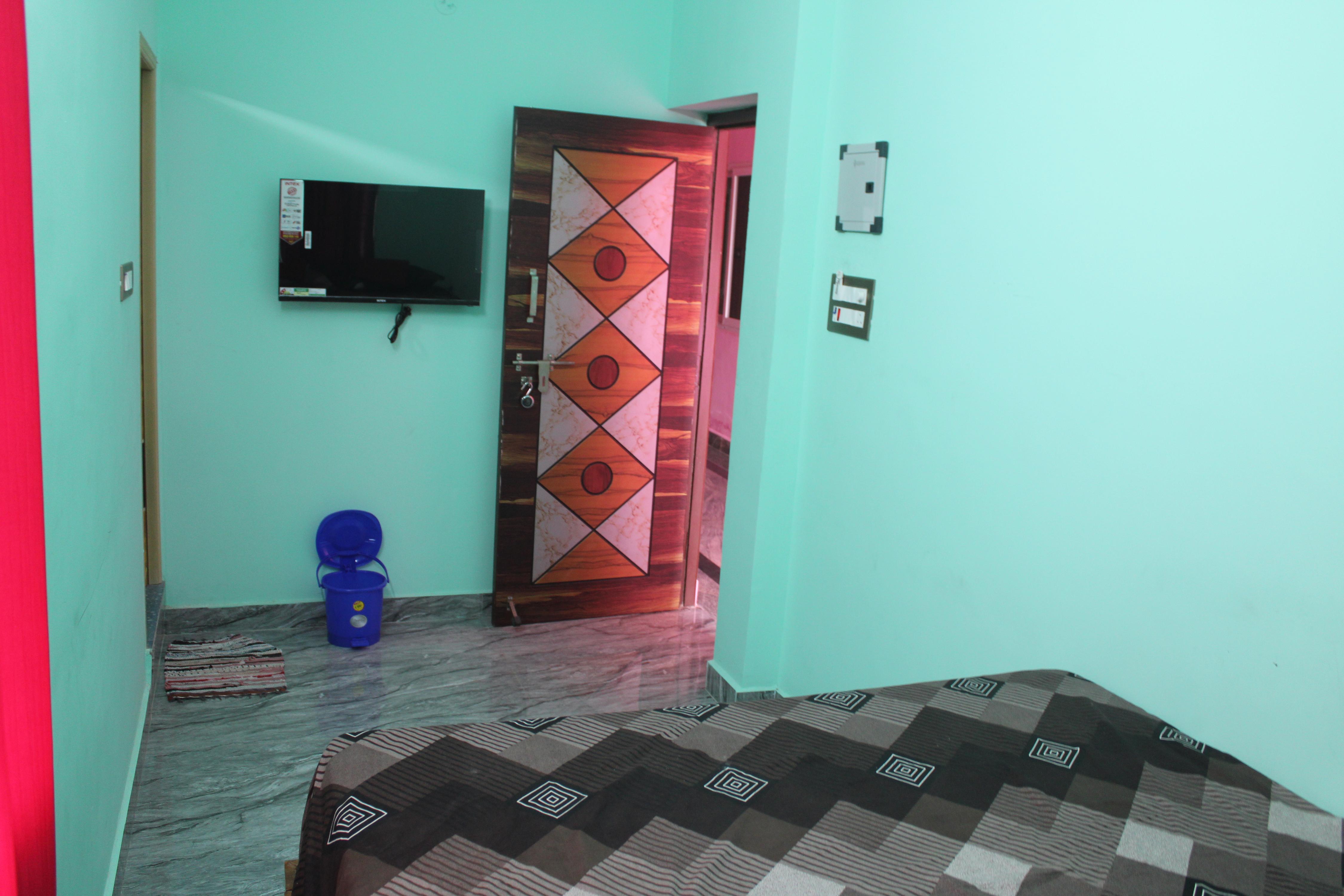 SSV Rooms - Tap to explore photos