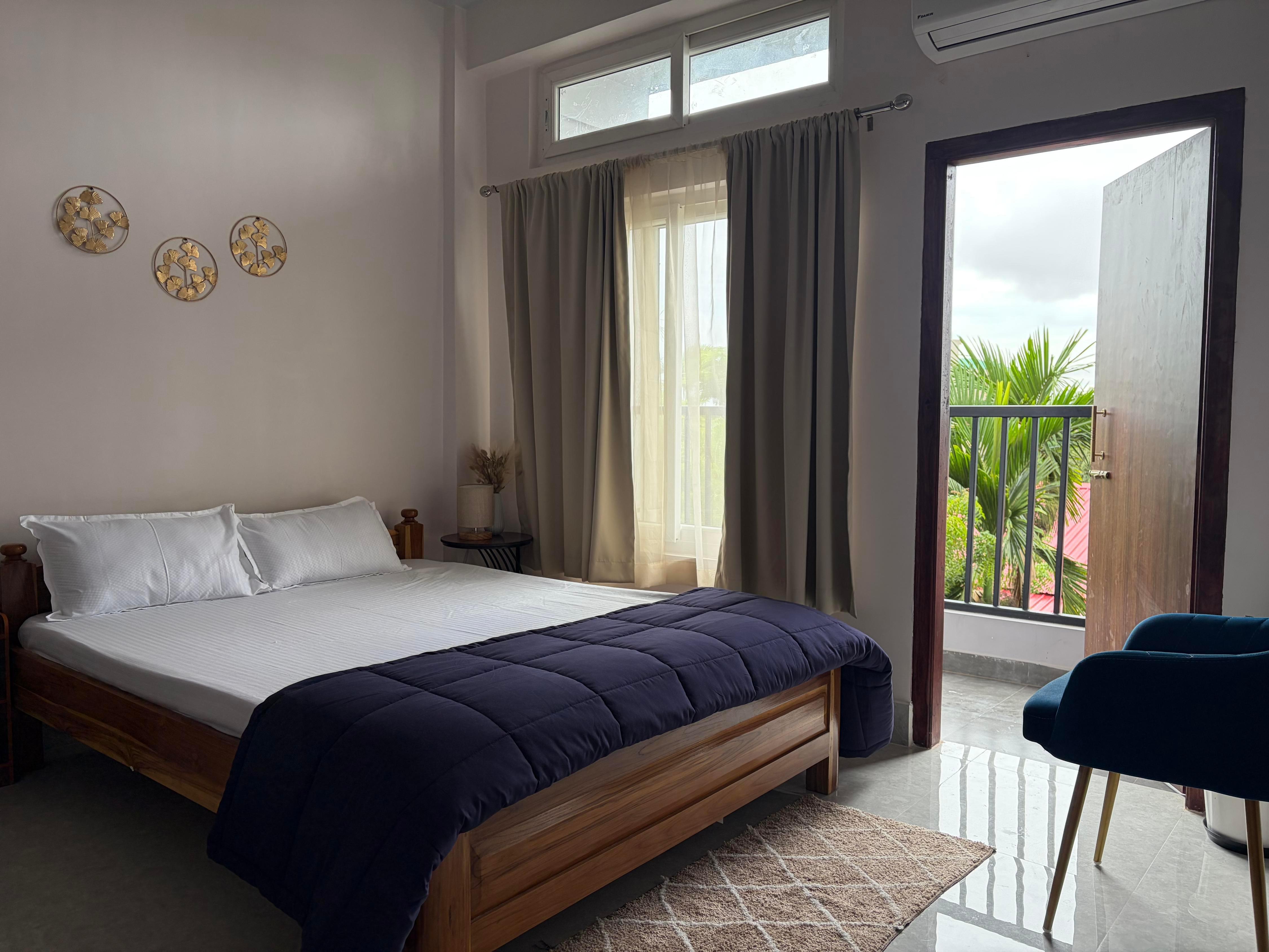 TRAVELLERS HAVEN- Airport Homestay - Tap to explore photos