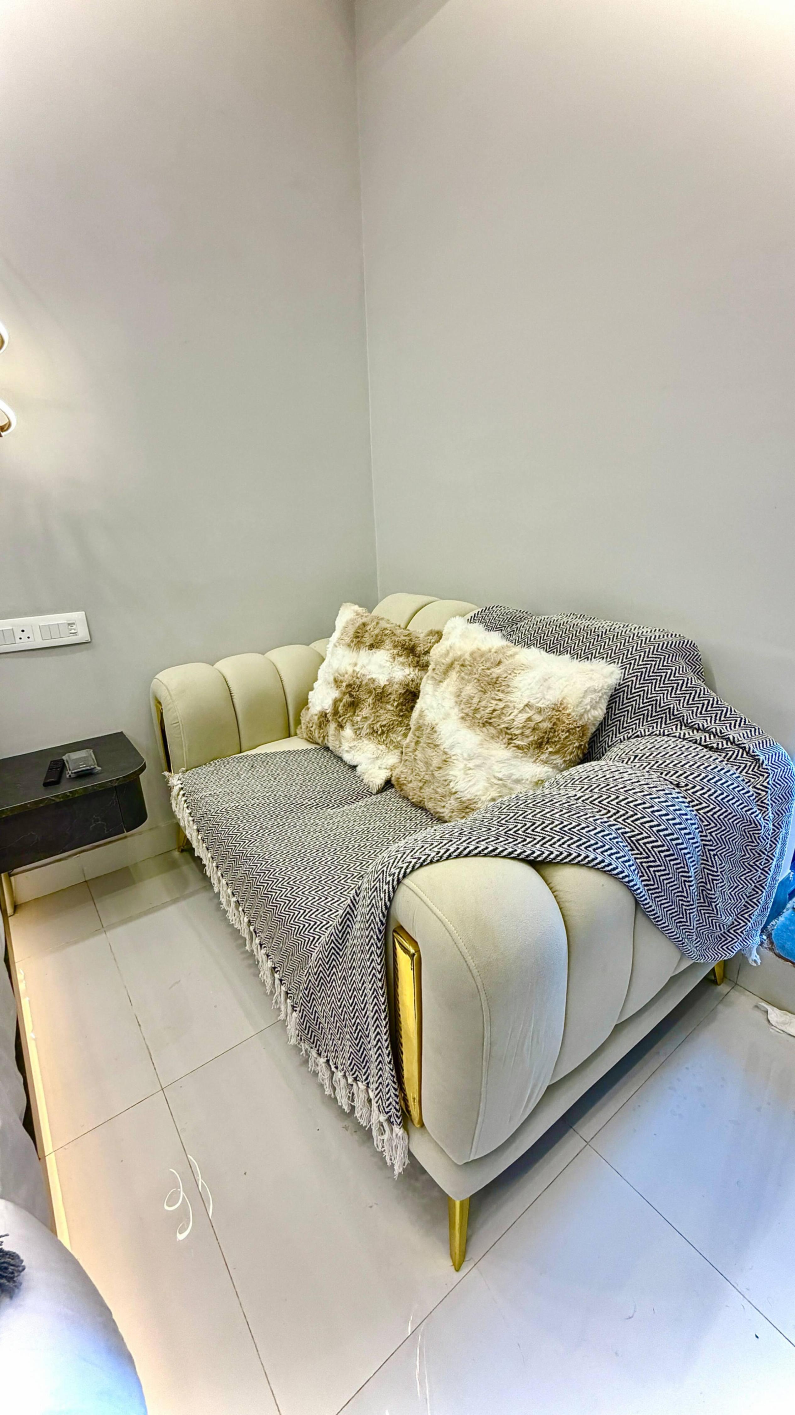 The Ivory Modern Studio Gurgaon - Tap to explore photos