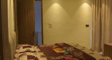 Jessica Hotel Dalhousie Room Type - Room No.102
