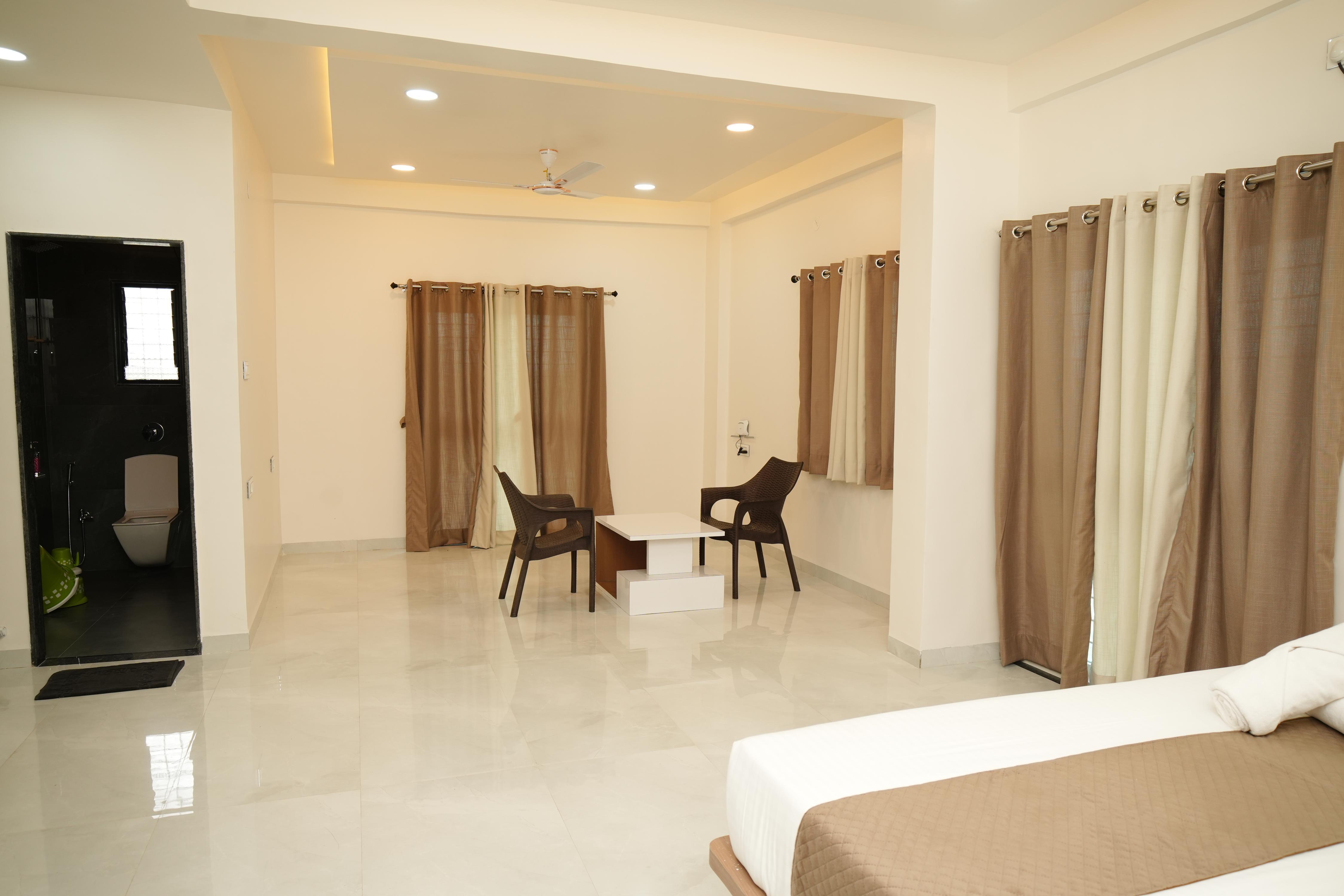Hotel Jayesh - Tap to explore photos