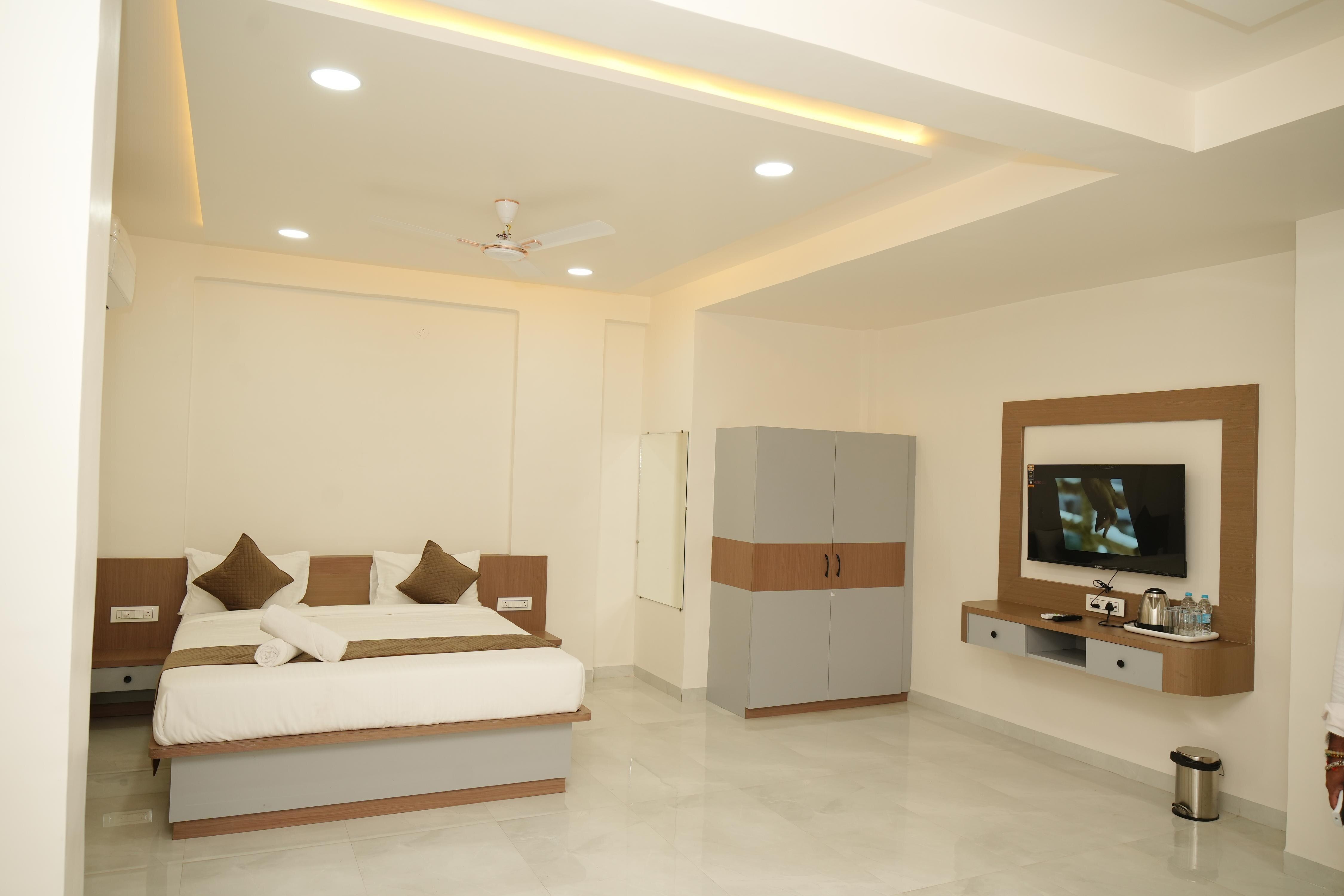 Hotel Jayesh - Tap to explore photos