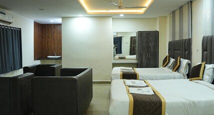 Hotel Savitha's Grand Room Type - Suite
