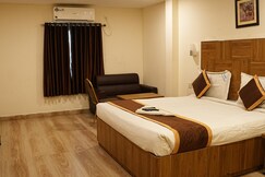 Hotel Savitha's Grand