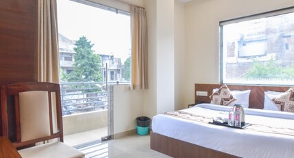 Hotel Gold Coin Room Type - Luxury Room with Balcony and Hill View Hotel Gold Coin Room Type - Luxury Room with Balcony and Hill View