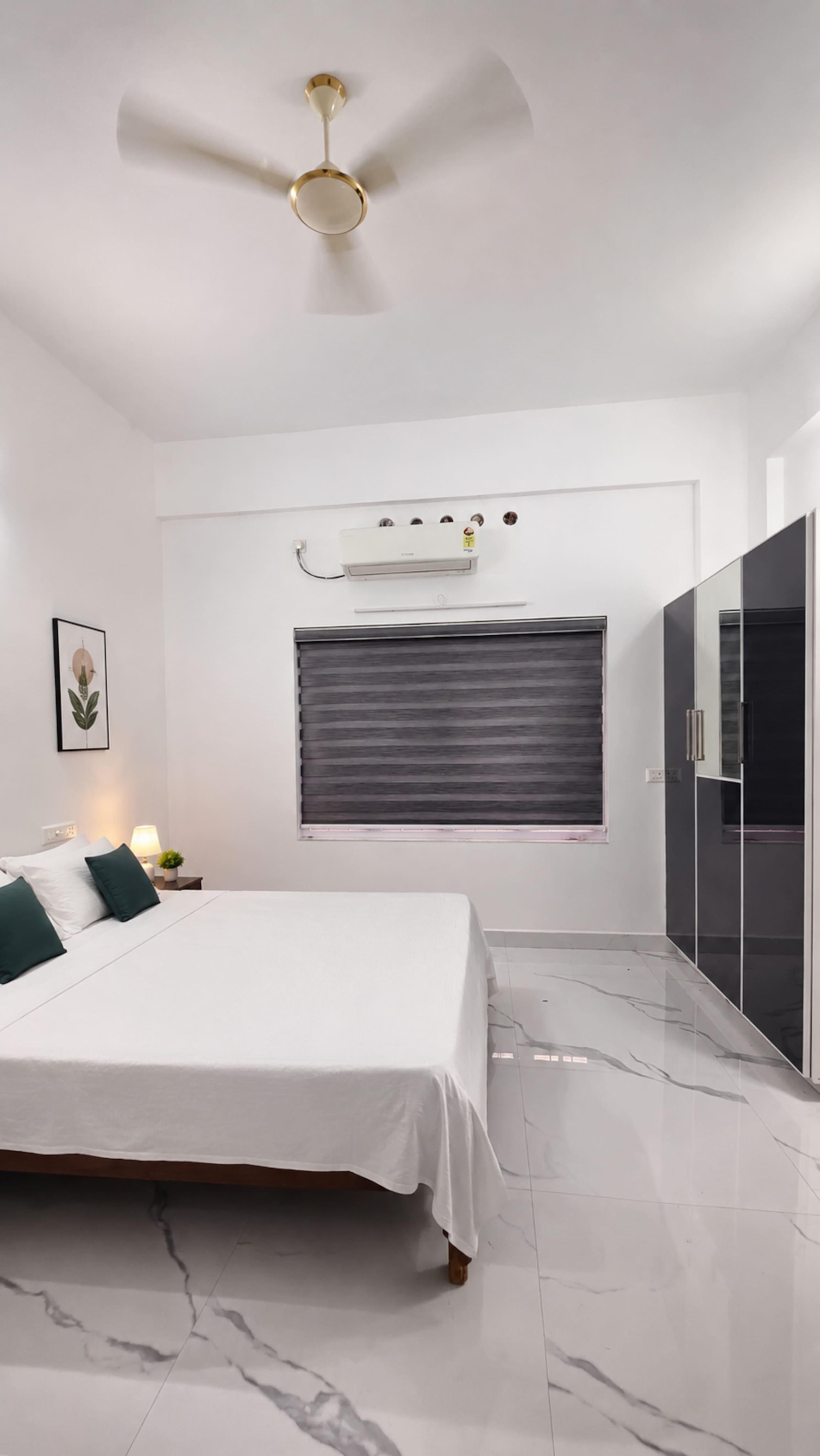 1BHK Stay with Kitchen Parking - Tap to explore photos