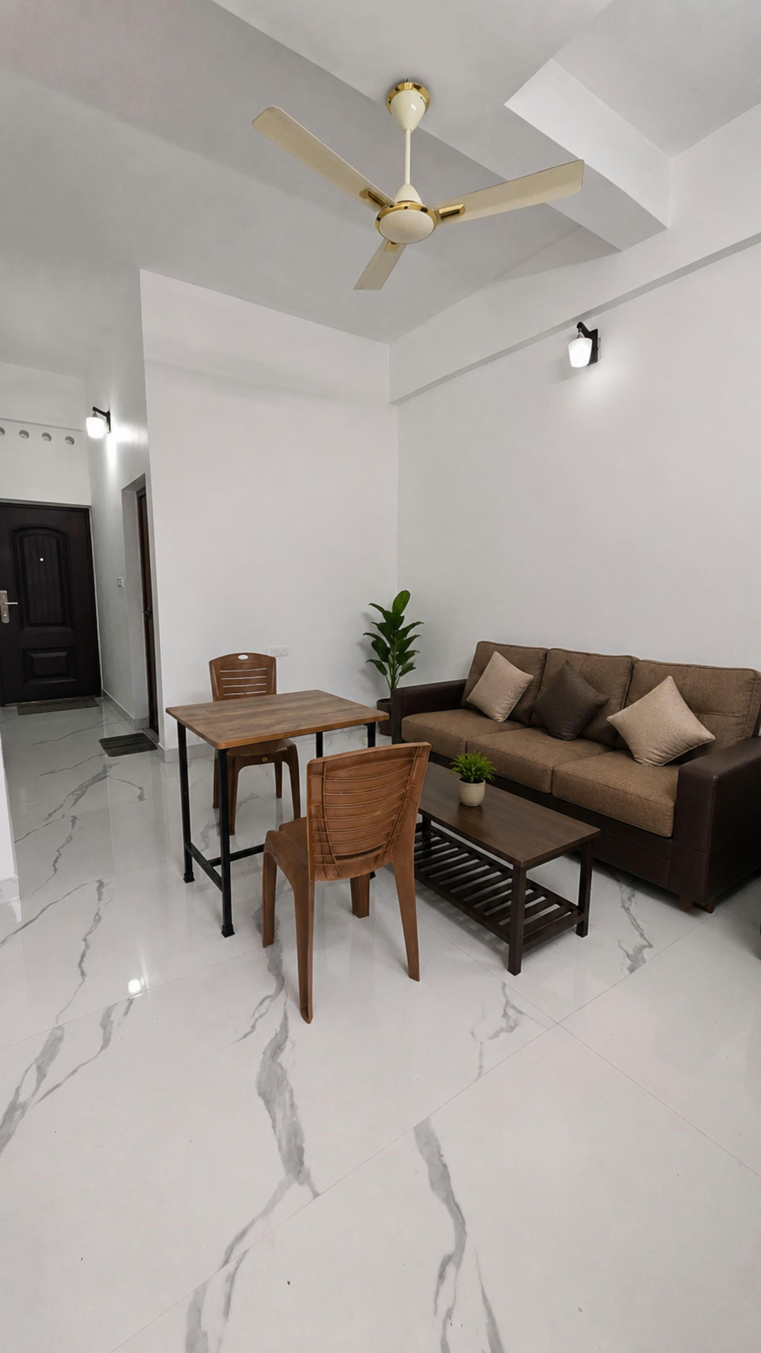 1BHK Stay with Kitchen Parking - Tap to explore photos