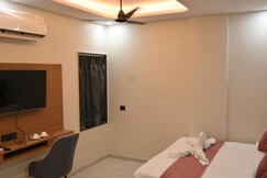 Hotel Cozzy Inn