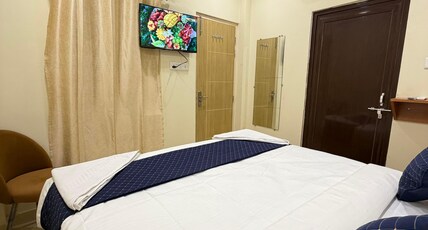 Hotel Tapovan Inn Room Type - Deluxe Room with Air Conditioning