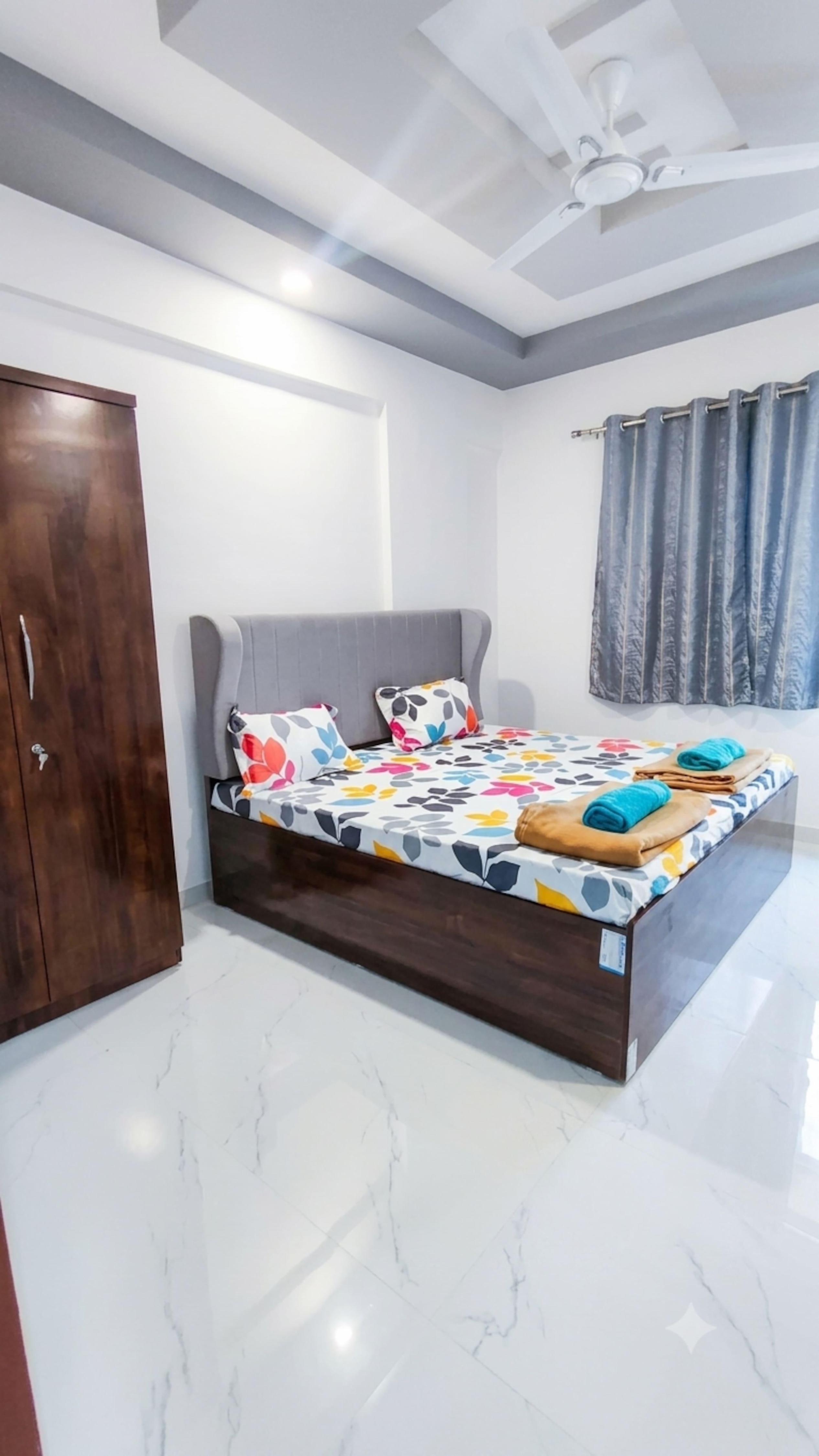 Comfort 2BHK Nr MumbaiAgra Highway Family Stay - Tap to explore photos