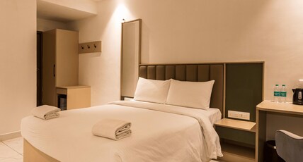 Le Roma Samsara Room Type - Deluxe Room Le Roma Samsara Room Type - Deluxe Room