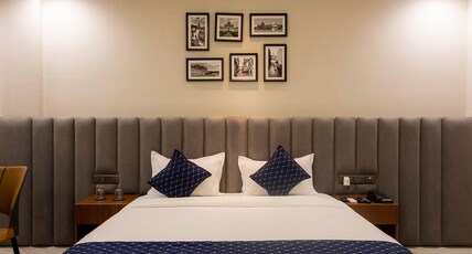 Maniratnam Hotel And Restaurent Room Type - Suite Room with Garden View Maniratnam Hotel And Restaurent Room Type - Suite Room with Garden View