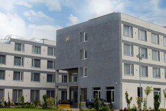 Address of Maniratnam Hotel And Restaurent