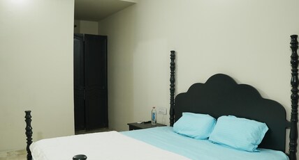 A MANGO TREE STAY Room Type - Deluxe Room