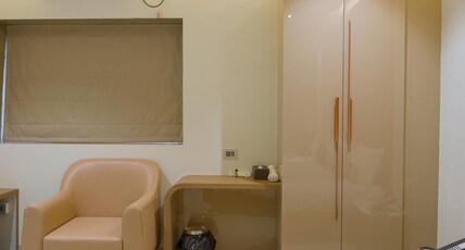 Hotel Pune Pride Navle Bridge Room Type - Queen Room