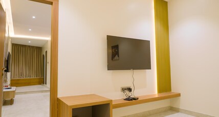 Hotel Pune Pride Navle Bridge Room Type - Premium Suite Room