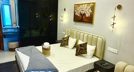 RSR Heaven Stayz || Luxury Studios, Gurgaon Room Type - The Ivory | Modern Studio Gurgaon