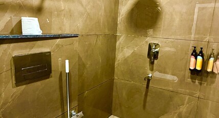 RSR Heaven Stayz || Luxury Studios, Gurgaon Room Type - The Ivory | Modern Studio Gurgaon