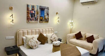 RSR Heaven Stayz || Luxury Studios, Gurgaon Room Type - The Sandstone | Premium Stay Gurgaon