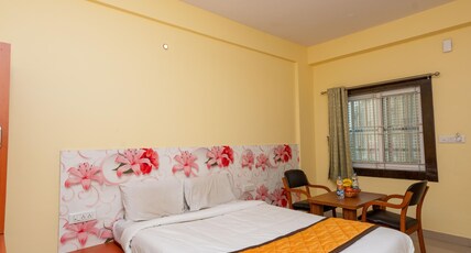 Glitz Suites Room Type - Deluxe Non AC