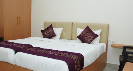 SRI BKR GRAND INN Room Type - SUITE SRI BKR GRAND INN Room Type - SUITE