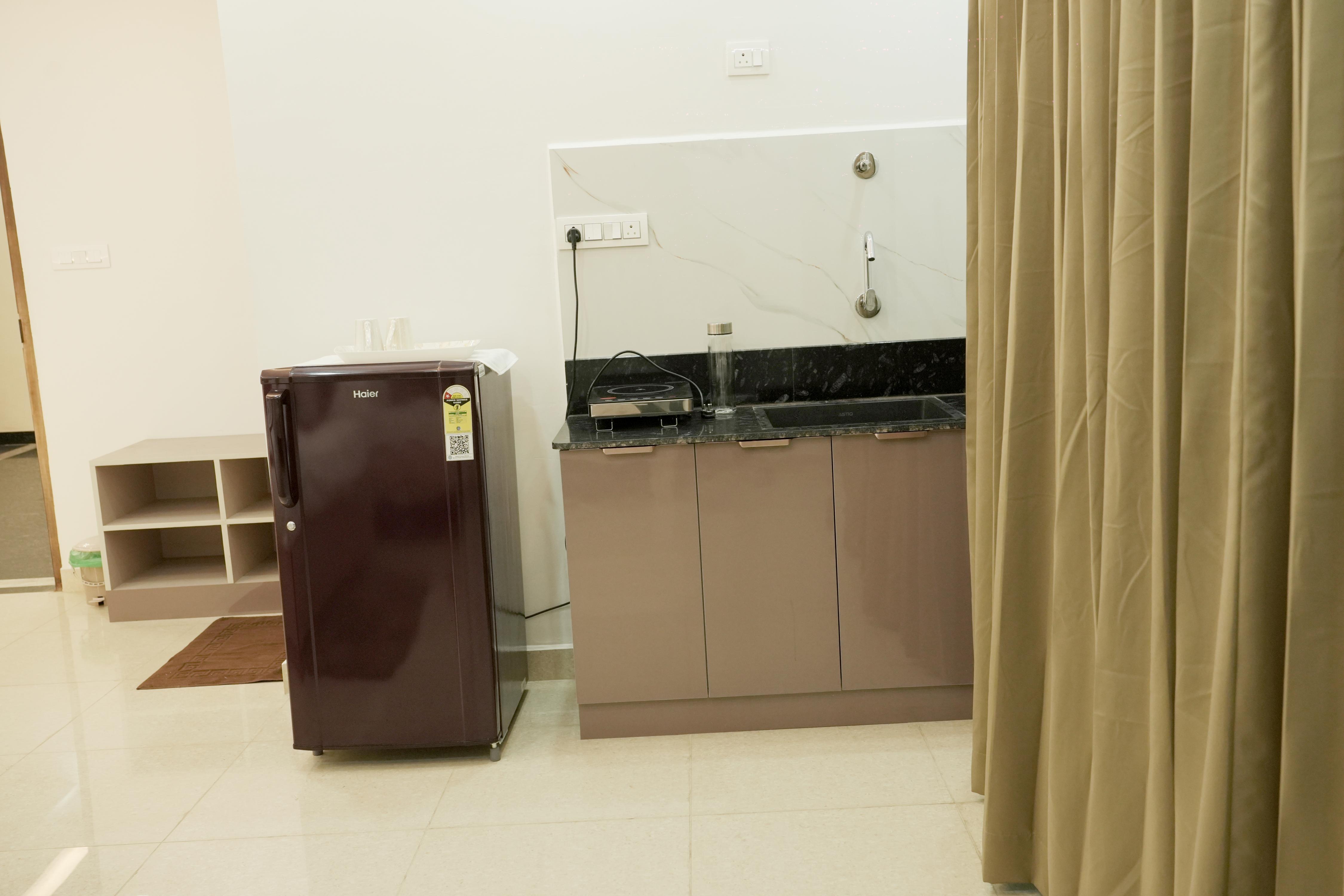 HI-FI SERVICED APARTMENT - Tap to explore photos