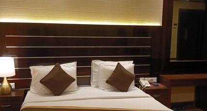 The Crystal Chinar Park Kolkata Airport Room Type - Premium Room With Bathtub The Crystal Chinar Park Kolkata Airport Room Type - Premium Room With Bathtub