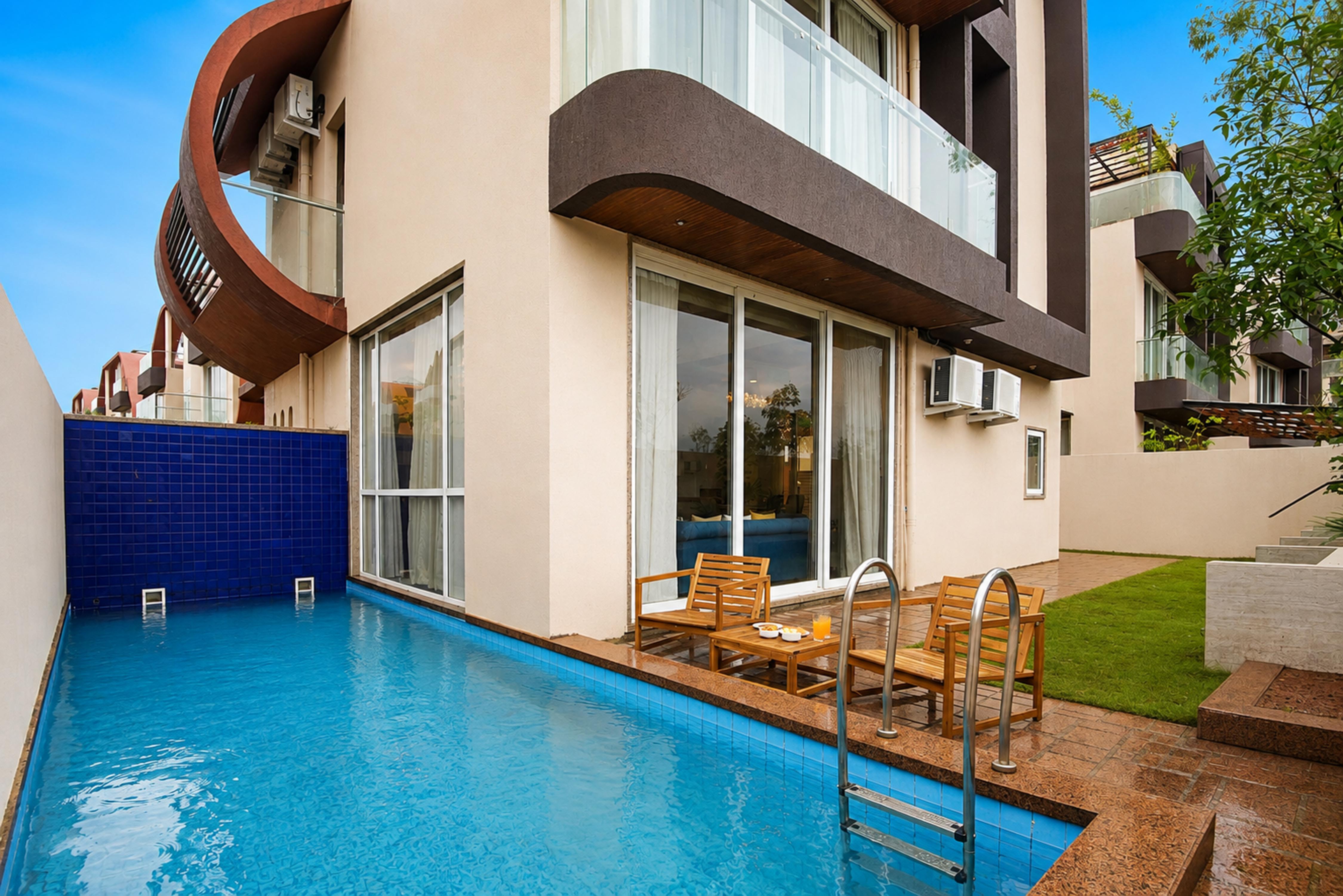 ELIVAAS signature Eulophia | 3 BHK Villa With Pvt Pool & Jacuzzi - Tap to explore photos