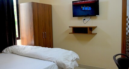 Hotel Madan Residency Room Type - Bedroom 2