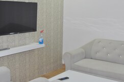 Leela Homestay - Jasmine-One BHK luxury apartment