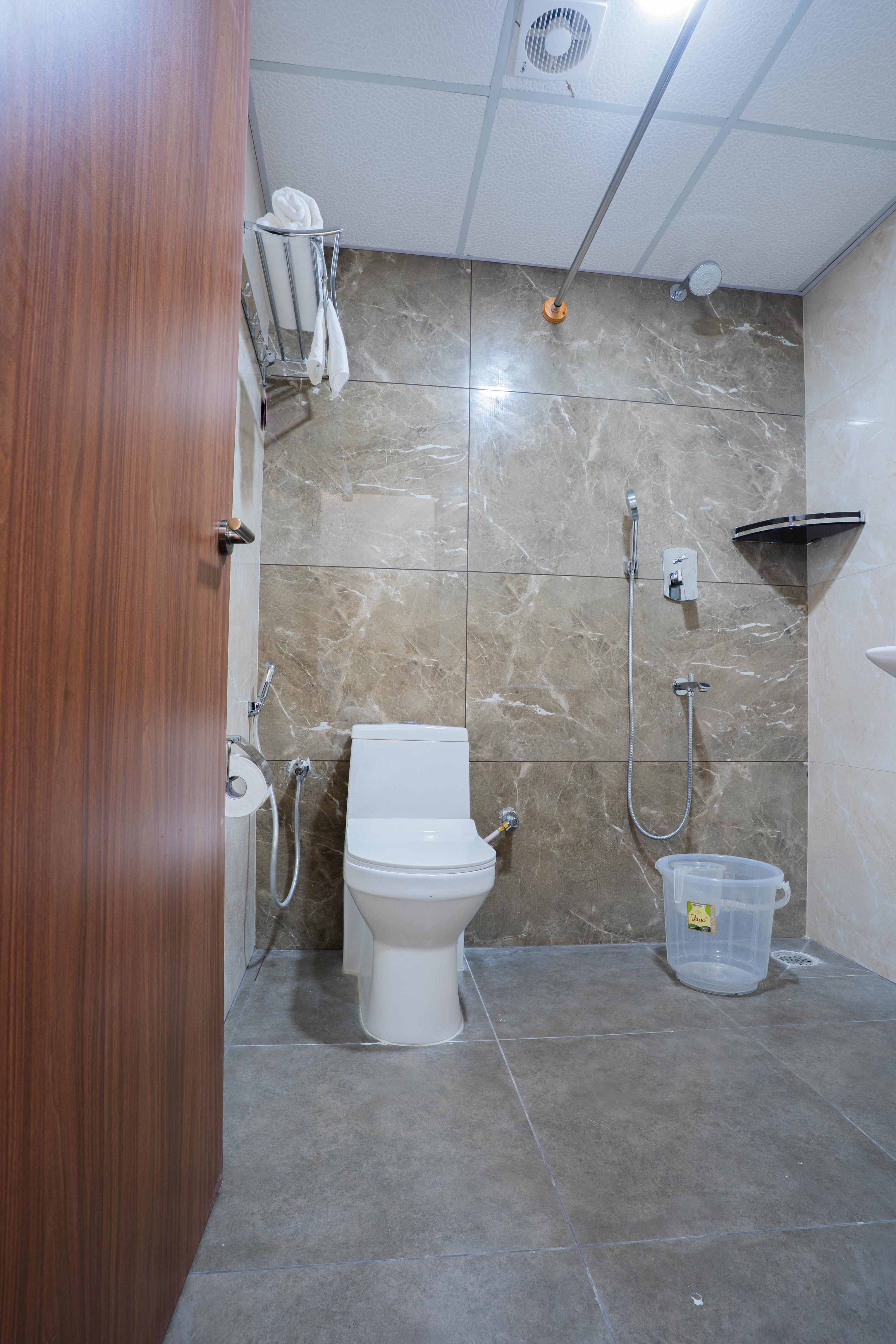 Sri Utham Suites - Tap to explore photos