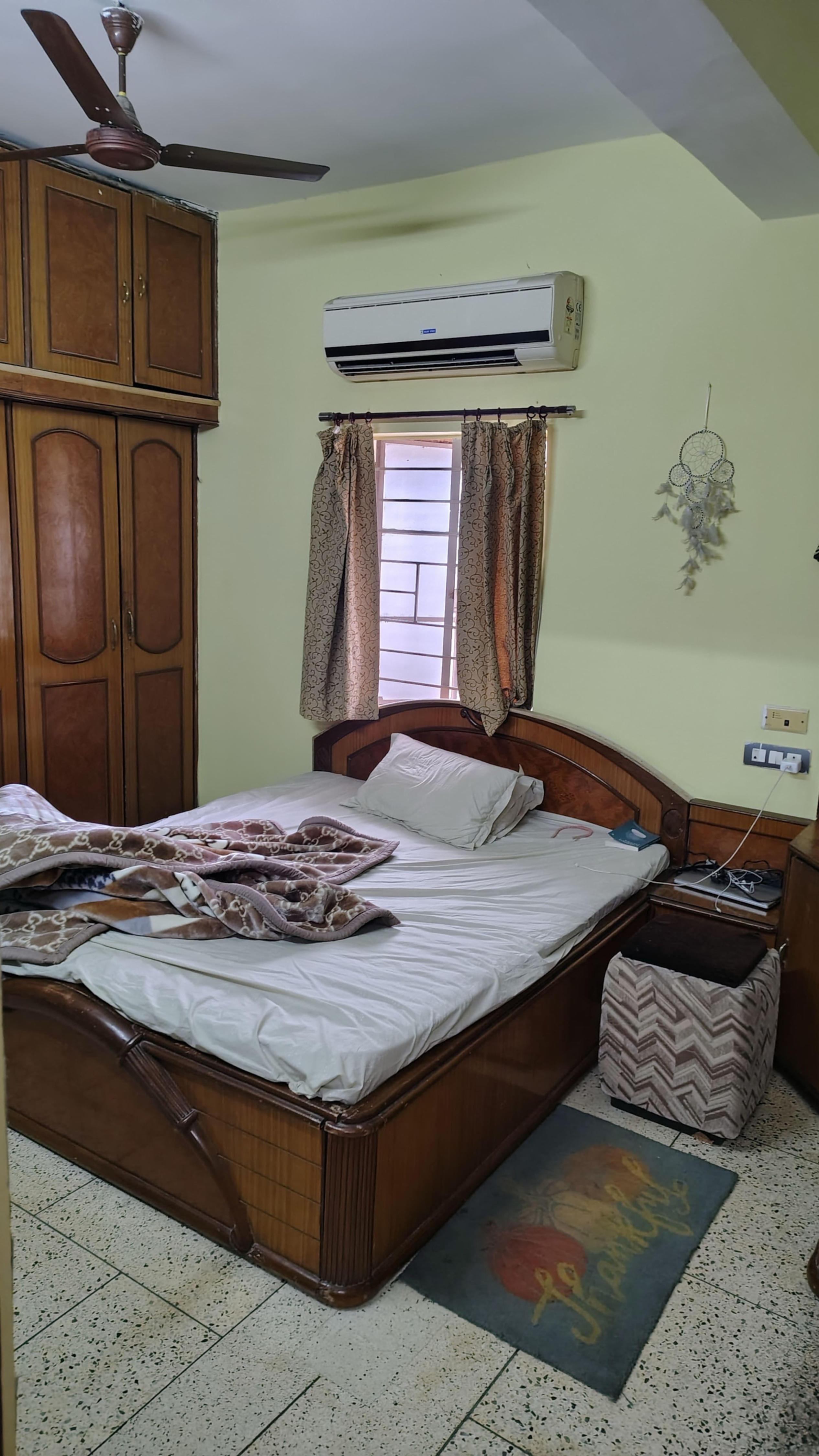 4BHK Premium Flat located near Main Market - Tap to explore photos
