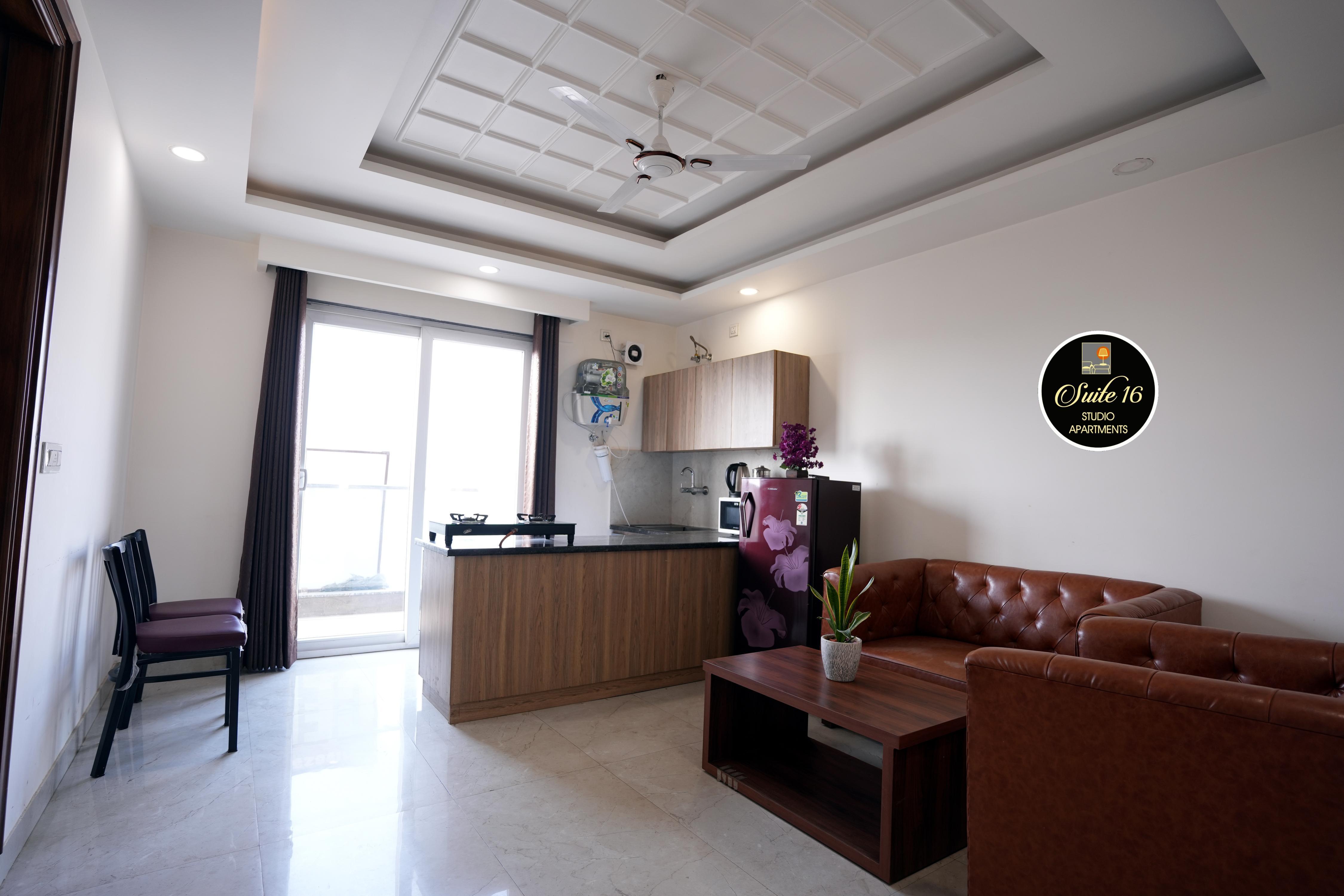 Suite 16 Studio Apartment - Tap to explore photos