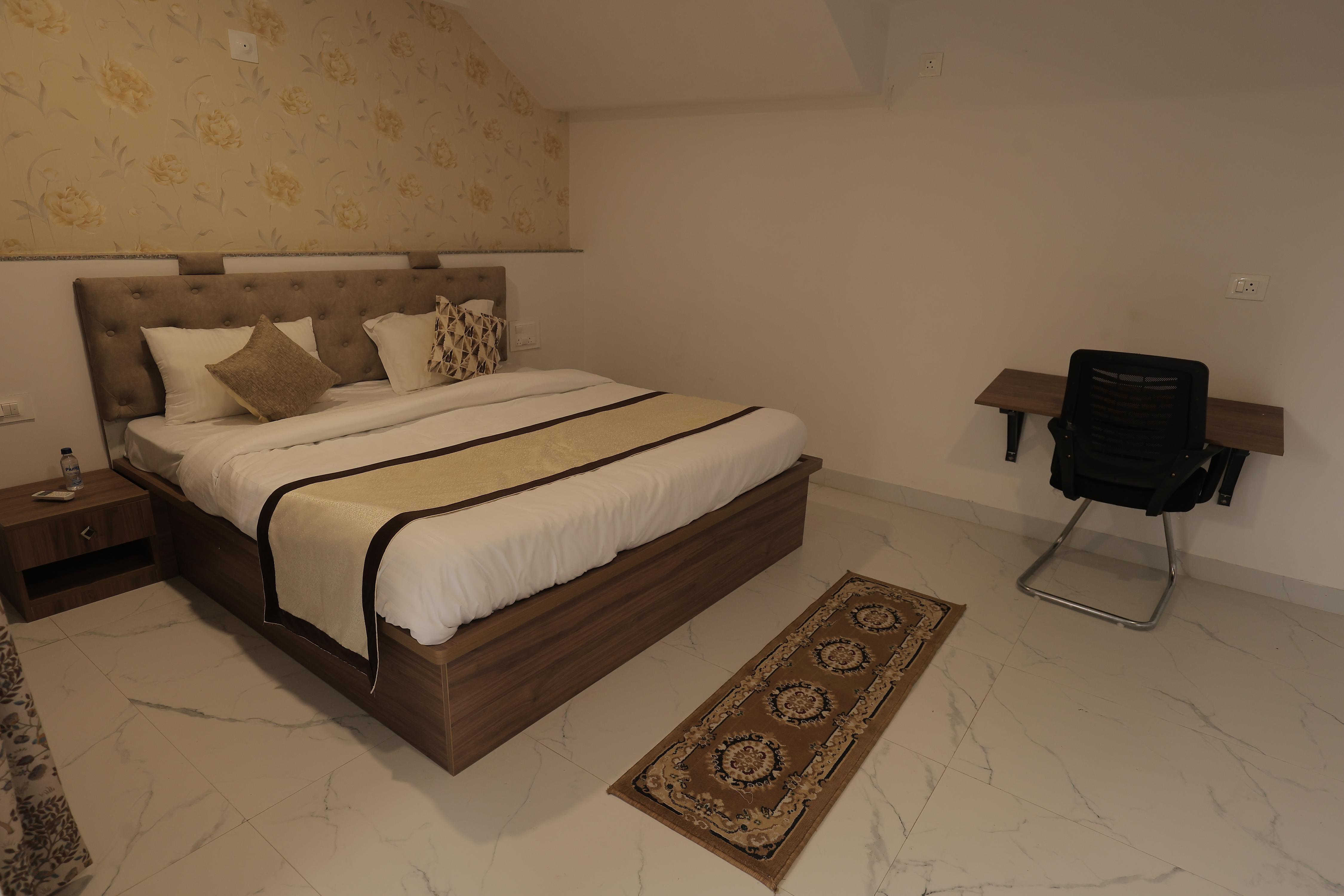 Olive Green Villa by Singh Homestay - Tap to explore photos