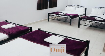 Omji Ashram - Shri Moun Teerth Peeth Room Type - Deluxe Family Room