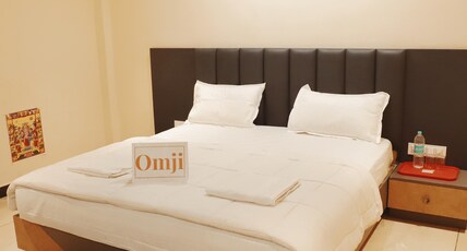 Omji Ashram - Shri Moun Teerth Peeth Room Type - Luxury Suite Double Room
