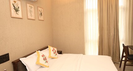 The Inaari Living | Cozy Studio Apartments in Thane Room Type - Liora 233-Cozy Studio for Work and Stay.