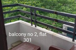 Sunshine 301 2 Bhk 3AC Wifi Kitchen Parking