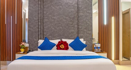 Hotel Saffron Stays Near Noida 52 Metro Station Room Type - Royal Suites