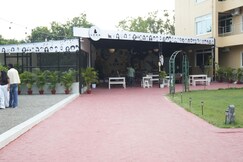 HYMX Estate