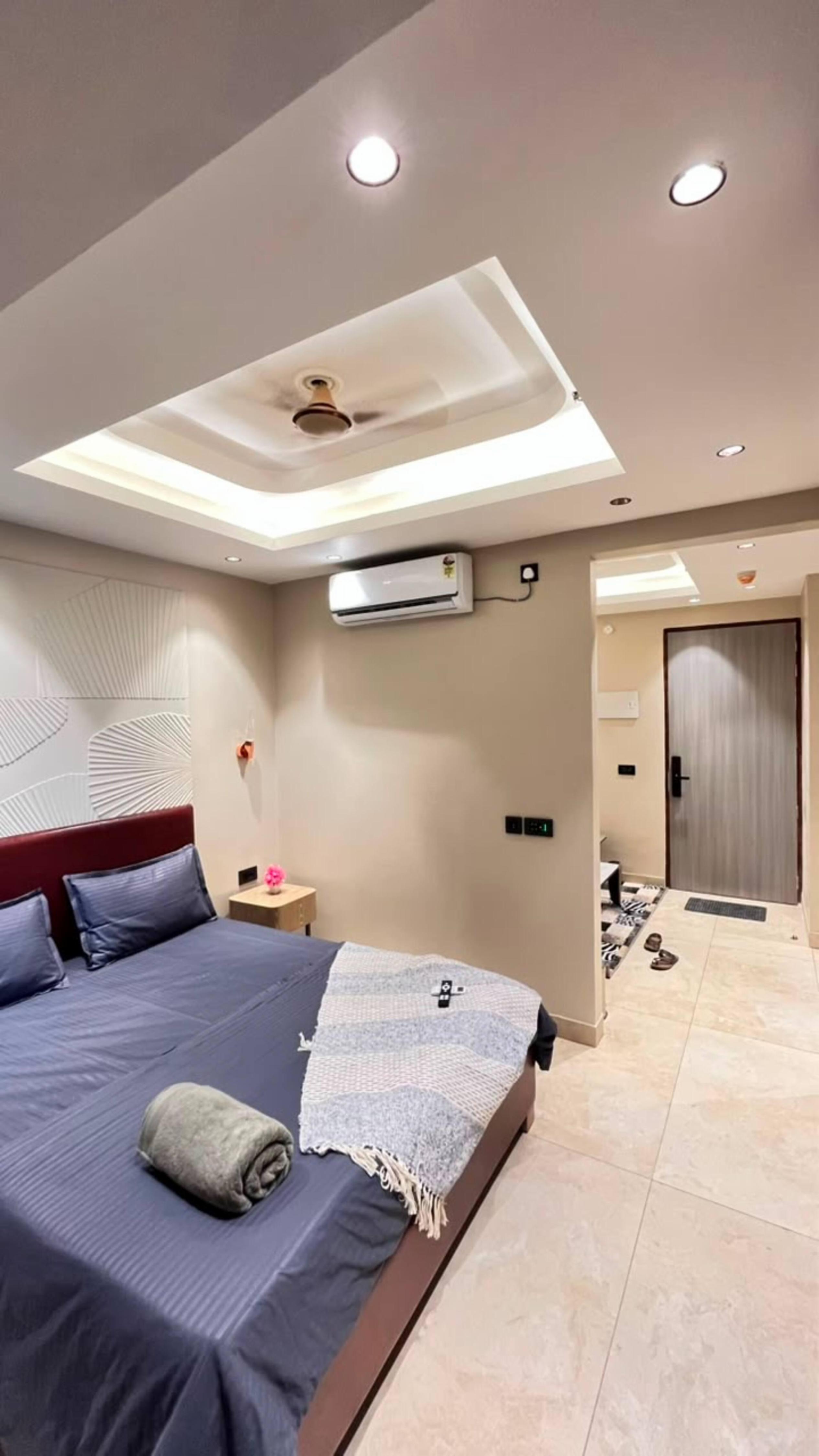 Modern Private Studio PKS Town Central Gr Noida - Tap to explore photos