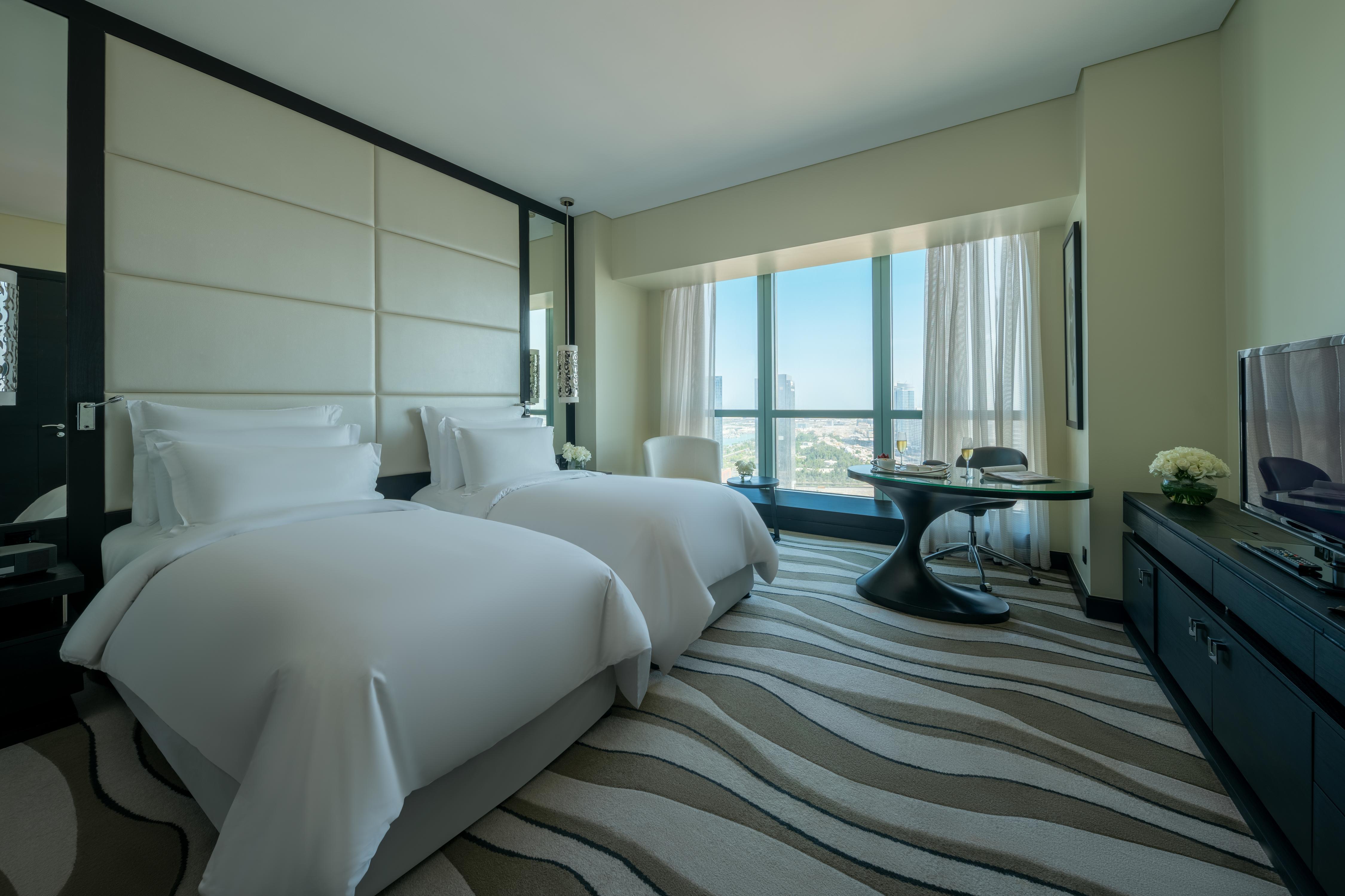 Sofitel Abu Dhabi Corniche - Tap to explore photos