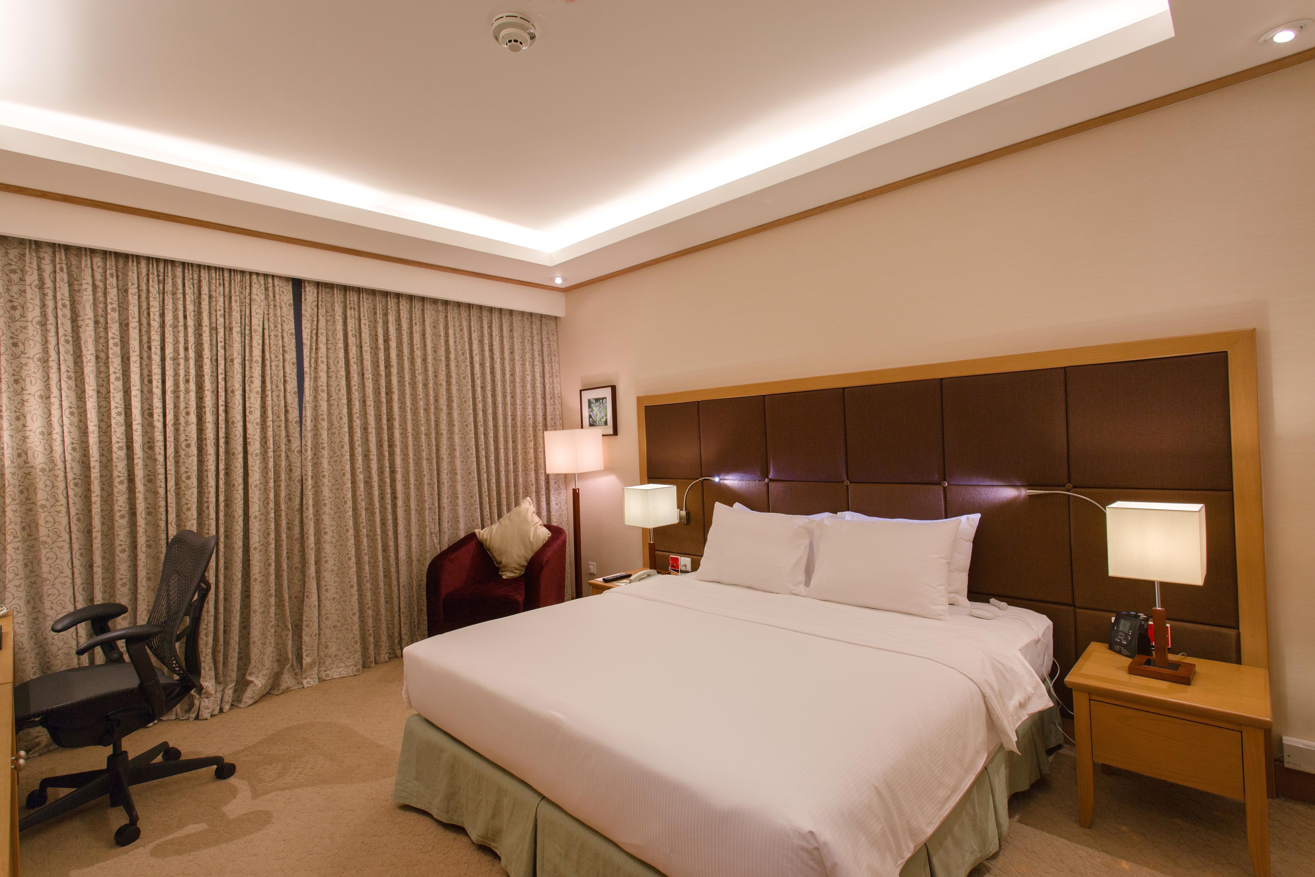Hilton Garden Inn Hanoi - Tap to explore photos