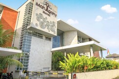 Mahogany Hotel