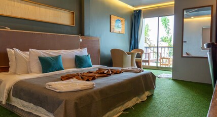 Maamadi Boutique Hotel Room Type - Deluxe Double Room with Balcony and Seaview Maamadi Boutique Hotel Room Type - Deluxe Double Room with Balcony and Seaview