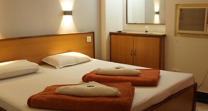 Subhash Hotel Room Type - Double Bed Deluxe