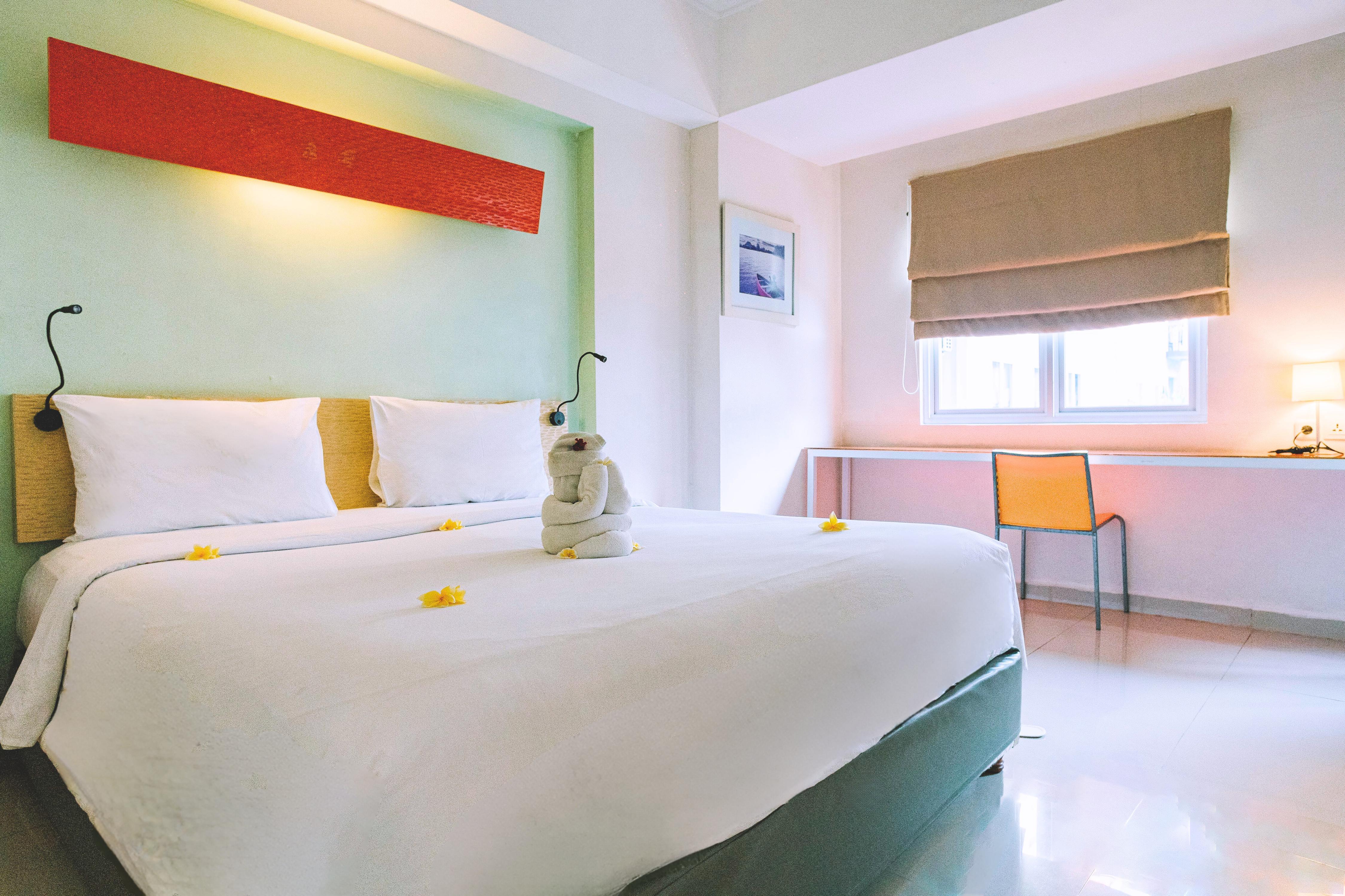 HARRIS Hotel & Residences Riverview Kuta - Bali - Tap to explore photos